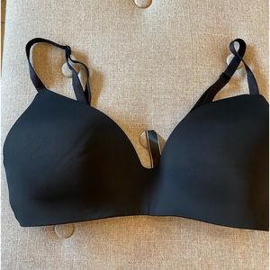 Victoria’s Secret Black Tshirt Wireless Lightly Lined Bra 34D
